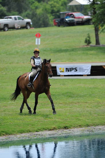 So8ths-5-5-12-XCDay-3338-BeckyBrown-TotallyBroke-DDeRosaPhoto