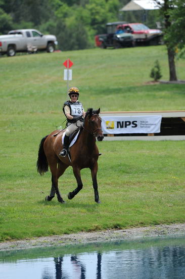 So8ths-5-5-12-XCDay-3339-BeckyBrown-TotallyBroke-DDeRosaPhoto