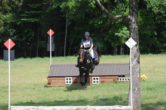 So8ths-5-5-12-XCDay-2216-LindsayStaianoWilliams-TriumphII-DDeRosaPhoto