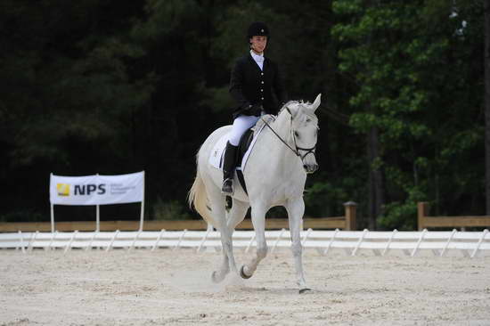 So8ths-5-4-12-Dressage-0998-ElizabethGoldstein-DaddysHatTrick-DDeRosaPhoto