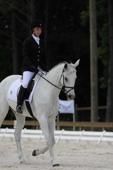 So8ths-5-4-12-Dressage-0999-ElizabethGoldstein-DaddysHatTrick-DDeRosaPhoto