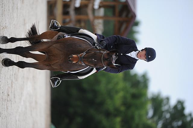 So8ths-5-4-12-Dressage-0592-LindsayStaianoWilliams-TriumphII-DDeRosaPhoto