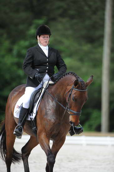 So8ths-5-4-12-Dressage-0716-BonnieMosser-Isbond-DDeRosaPhoto