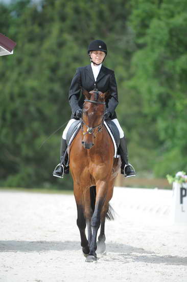 So8ths-5-4-12-Dressage-0727-HeidiBeaumont-SouthBoundary-DDeRosaPhoto