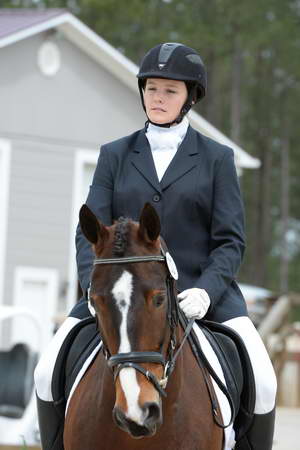 So8ths-5-3-13-Dressage-5072-SamanthaHay-TreJolie-DDeRosaPhoto