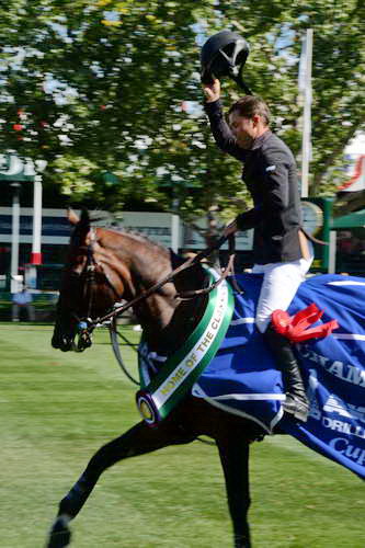 Spruce-Meadows2-9-4-13-2710-KentFarrington-AkitaCup-DDeRosaPhoto