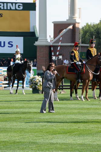 Spruce-Meadows2-9-5-13-3068-PenelopeLeprevost-DameBlanche-FRA-DDeRosaPhoto