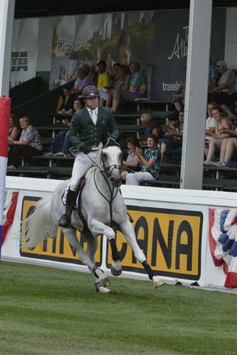 Spruce-Meadows-9-5-13-9590-ShaneSweetnam-EregastVantKiezelhof-IRL-DDeRosaPhoto