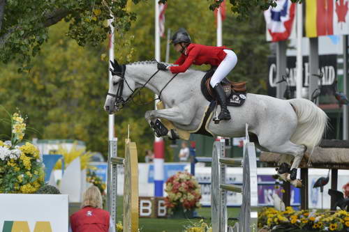 Spruce-Meadows-9-5-13-9287-PenelopeLeprevost-DameBlancheVanArenberg-FRA-DDeRosaPhoto