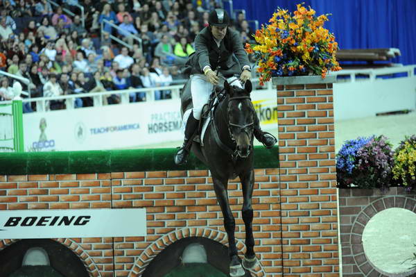 AaronVale-WIHS2-10-29-10-Puissance-6638-Alegro95-DDeRosaPhoto.jpg