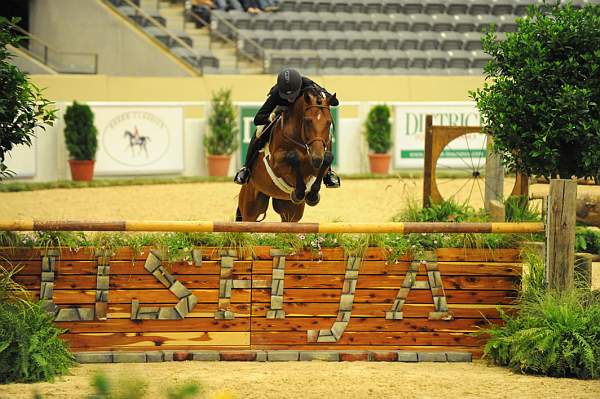 USHJA-Derby-8-21-10-Rnd2-DER1_9754-EarlyApplause-MaggieJayne-DDeRosaPhoto.JPG