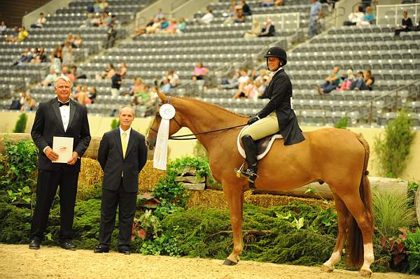 USHJA-Derby-Rnd2-Awards-DER_0044-JerseyBoy-JenniferAlfano-DDeRosaPhoto.jpg