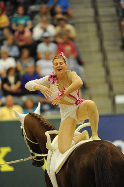 WEG3-10-7-10-Vaulting-5916-DDeRosaPhoto.jpg