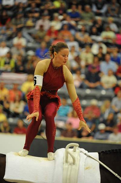 WEG3-10-7-10-Vaulting-5936-DDeRosaPhoto.jpg