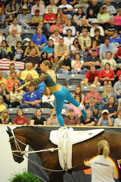 WEG3-10-7-10-Vaulting-5975-DDeRosaPhoto.jpg