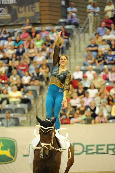 WEG3-10-7-10-Vaulting-5986-DDeRosaPhoto.jpg