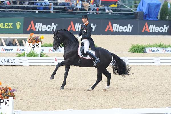 WEG1-9-28-10-DressageGP-5581-DDeRosaPhoto.jpg