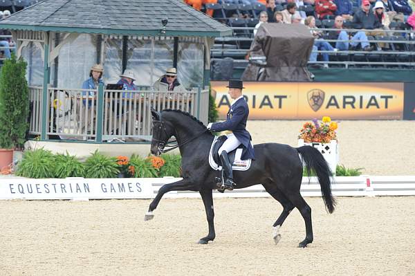 WEG1-9-28-10-DressageGP-5648-DDeRosaPhoto.jpg