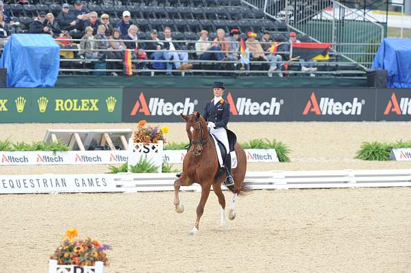 WEG1-9-28-10-DressageGP-5662-DDeRosaPhoto.jpg