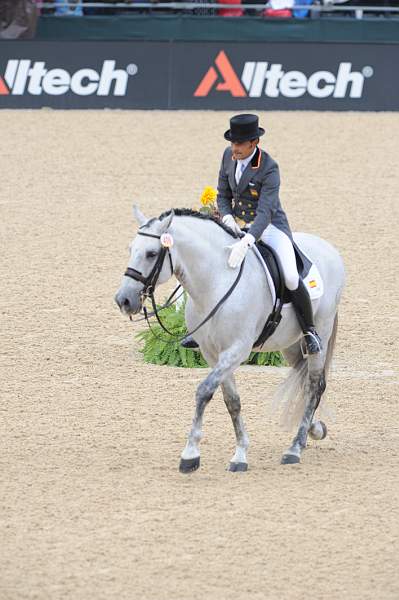 WEG1-9-28-10-DressageGP-5759-DDeRosaPhoto.jpg