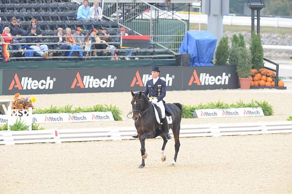 WEG1-9-28-10-DressageGP-5769-DDeRosaPhoto.jpg