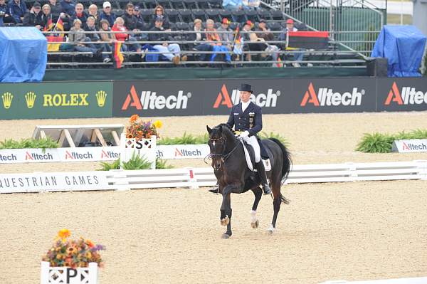 WEG1-9-28-10-DressageGP-5771-DDeRosaPhoto.jpg