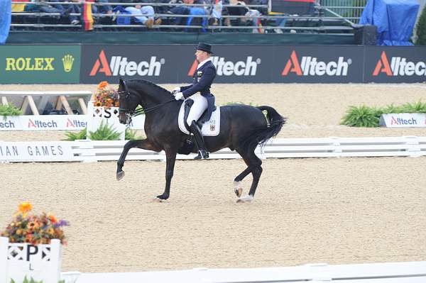 WEG1-9-28-10-DressageGP-5779-DDeRosaPhoto.jpg