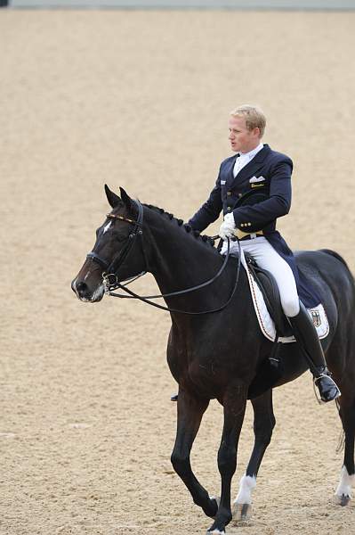 WEG1-9-28-10-DressageGP-5827-DDeRosaPhoto.jpg