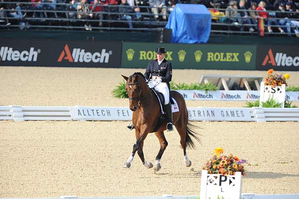 WEG1-9-28-10-DressageGP-5919-DDeRosaPhoto.jpg