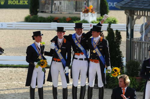 WEG1-9-28-10-DressageGP-7524-EdwardGal-Totilas-DDeRosaPhoto.jpg