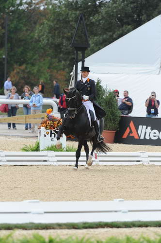 WEG1-9-28-10-DressageGP-6480-EdwardGal-MoorlandsTotilas-DDeRosaPhoto.jpg