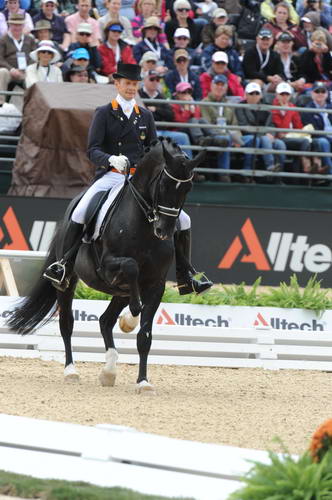 WEG1-9-28-10-DressageGP-6521-EdwardGal-MoorlandsTotilas-DDeRosaPhoto.jpg