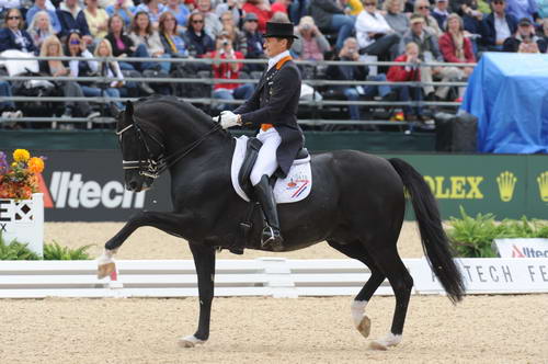 WEG1-9-28-10-DressageGP-6572-EdwardGal-MoorlandsTotilas-DDeRosaPhoto.jpg