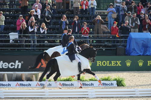 WEG1-9-28-10-DressageGP-7553-EdwardGal-Totilas-DDeRosaPhoto.jpg