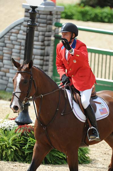 WEG2-10-4-10-SJ-8812-MarioDeslauriers-Urico-DDeRosaPhoto.jpg