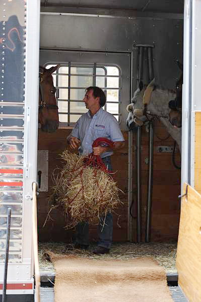 WIHS-10-25-10-Setup-0422-DDeRosaPhoto.jpg