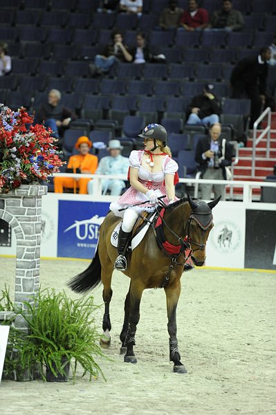 WIHS2-10-28-10-4946-CordiaDeLaubry-Marilyn-Meredith-DDeRosaPhoto.jpg