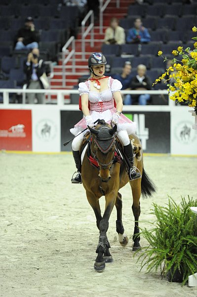 WIHS2-10-28-10-4947-CordiaDeLaubry-Marilyn-Meredith-DDeRosaPhoto.jpg