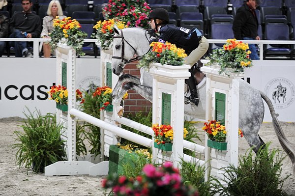 WIHS3-10-31-10-Cl123-LgPnyHtr-9928-CenterField-LouiseGraves-DDeRosaPhoto.jpg