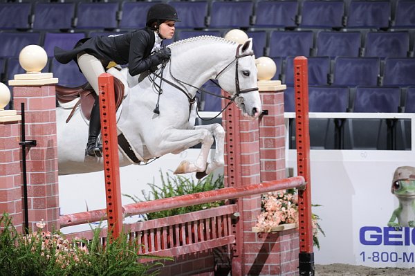 WIHS3-10-31-10-Cl124-LgPnyHtr-9978-Peterpotamus-EmilyWeeks-DDeRosaPhoto.jpg