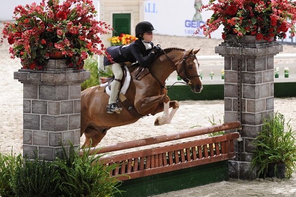 WIHS3-10-31-10-Cl114-MedPnyHtr-9696-Epic-AleeceJarman-DDeRosaPhoto.jpg