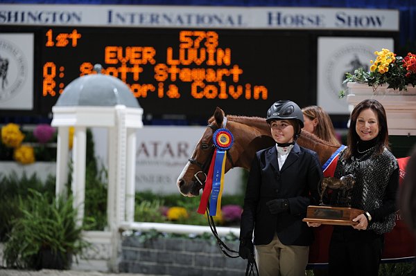 WIHS3-10-31-10-MedPnyHtrChamp-9777-EverLuvin-VictoriaColvin-DDeRosaPhoto.jpg