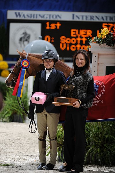 WIHS3-10-31-10-MedPnyHtrChamp-9780-EverLuvin-VictoriaColvin-DDeRosaPhoto.jpg