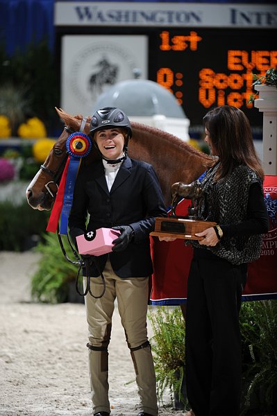 WIHS3-10-31-10-MedPnyHtrChamp-9781-EverLuvin-VictoriaColvin-DDeRosaPhoto.jpg