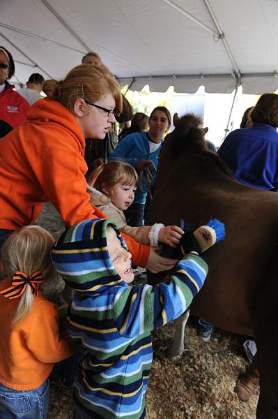 WIHS3-10-30-10-DSC_8224-KidsDay-DDeRosaPhoto.jpg