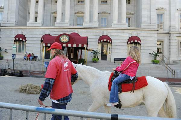 WIHS3-10-30-10-DSC_8258-KidsDay-DDeRosaPhoto.jpg