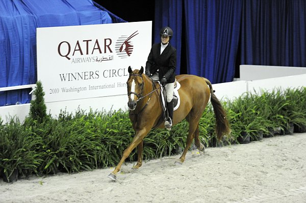 Qatar-WIHS1-10-26-10-Cl3-GrConfHtr-7622-CoverArt-WinnAlden-DDeRosaPhoto.jpg