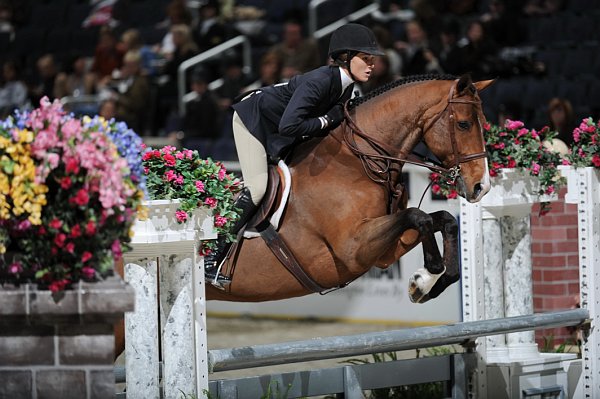 WIHS2-10-29-10-Cl181-WIHSEq-Htr-5674-CatherineTyree-TripleLutz-DDeRosaPhoto.jpg