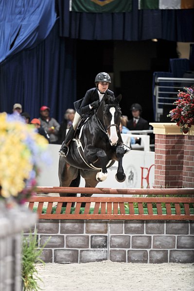 WIHS2-10-29-10-Cl181-WIHSEq-Htr-5783-MegOMara-WakingDream-DDeRosaPhoto.jpg