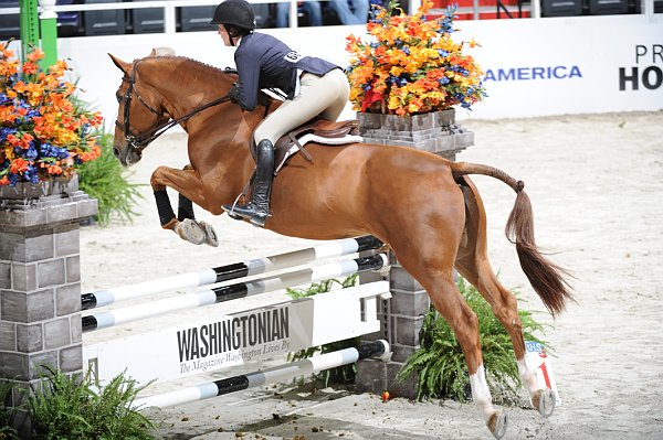 WIHS2-10-30-10-Cl182-WIHSEqJpr-8114-AbbyOMara-Urco-DDeRosaPhoto.jpg